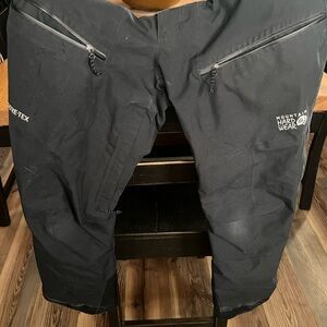 Mountain Hardwear Black Snowboard Pants- goretex